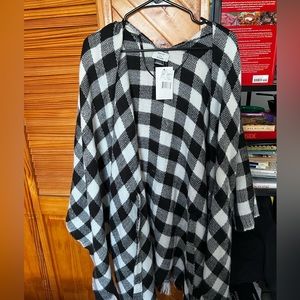 David and Young Black and White Buffalo Plaid Shawl